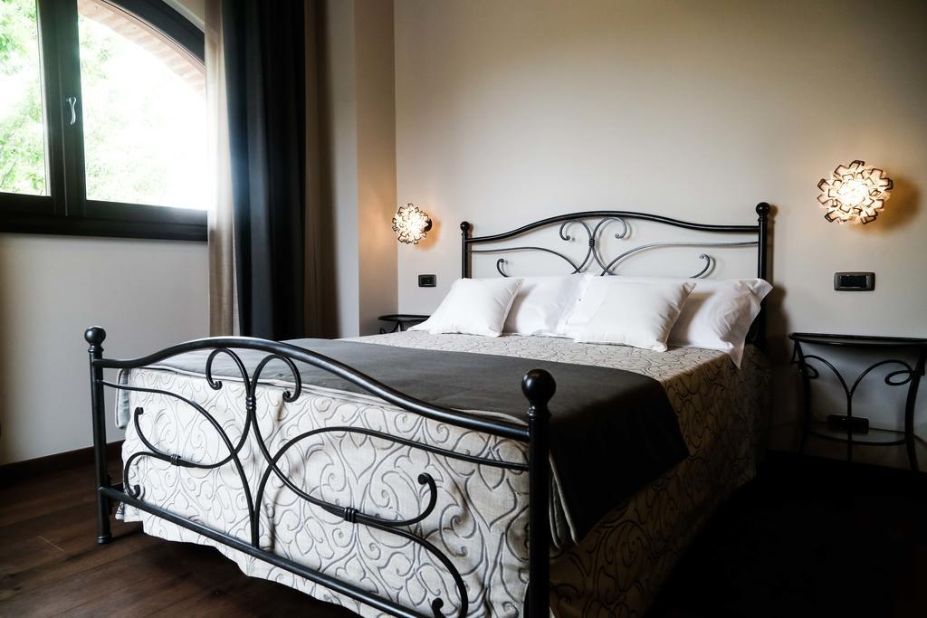 Cascina Cortine Bed & Breakfast Guarene Cameră foto
